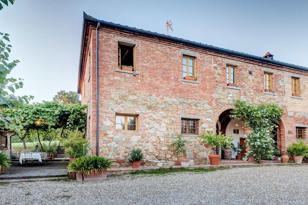 Agriturismo Il Poggiarello Foiano Della Chiana Luaran gambar