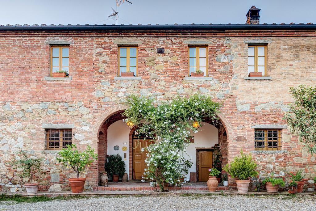 Agriturismo Il Poggiarello Foiano Della Chiana Luaran gambar