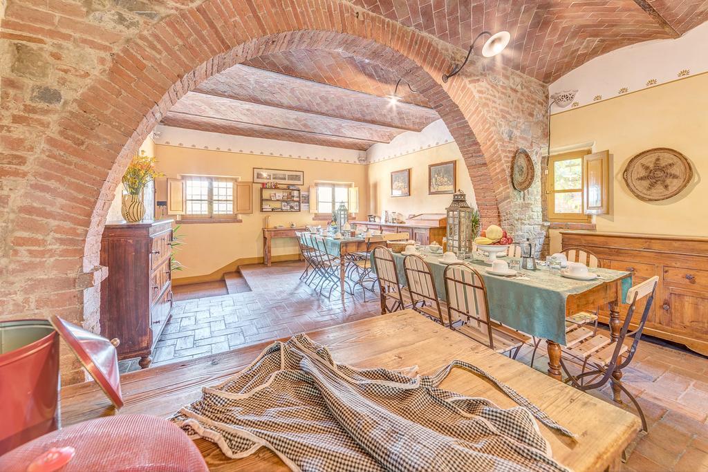 Agriturismo Il Poggiarello Foiano Della Chiana Luaran gambar