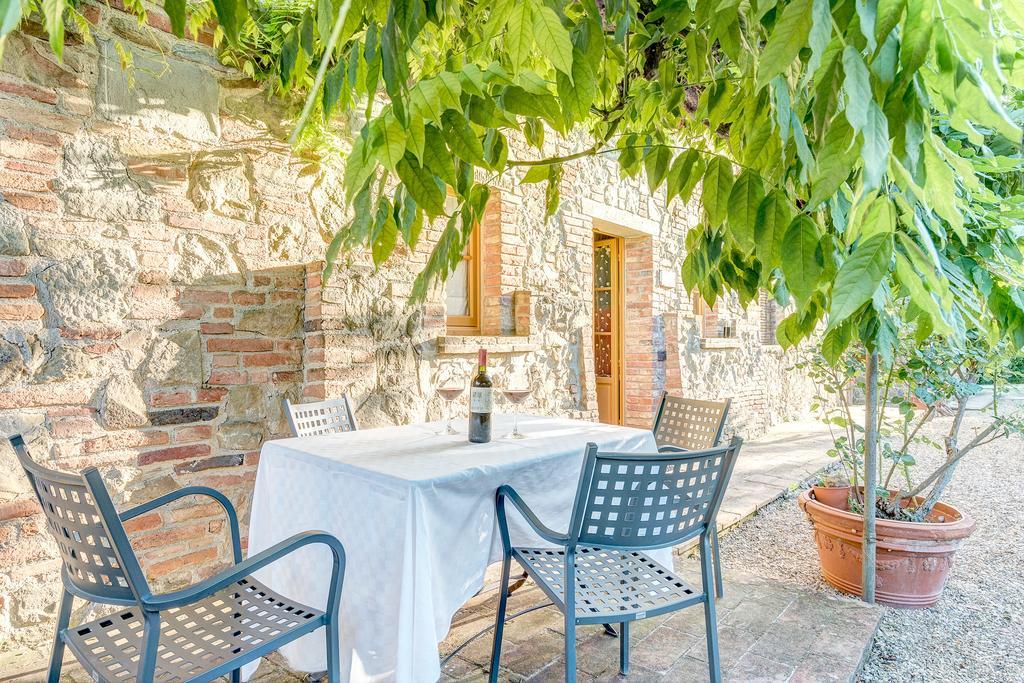 Agriturismo Il Poggiarello Foiano Della Chiana Luaran gambar